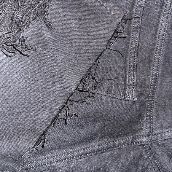 Levi’s 501 high waisted distressed raw hem black jean shorts Sz 30 NWT - Picture 2 of 7